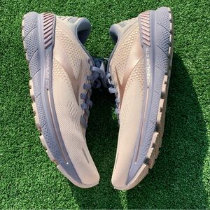 Brooks Adrenaline GTS 22 Womens 9 Shoes Road Running Support Distance Lilac Pink